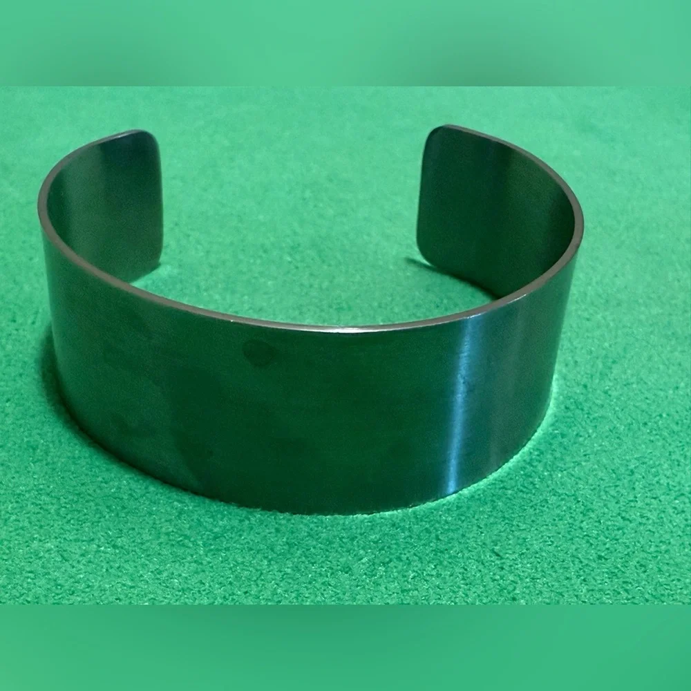 Venus at Fleur Cuff